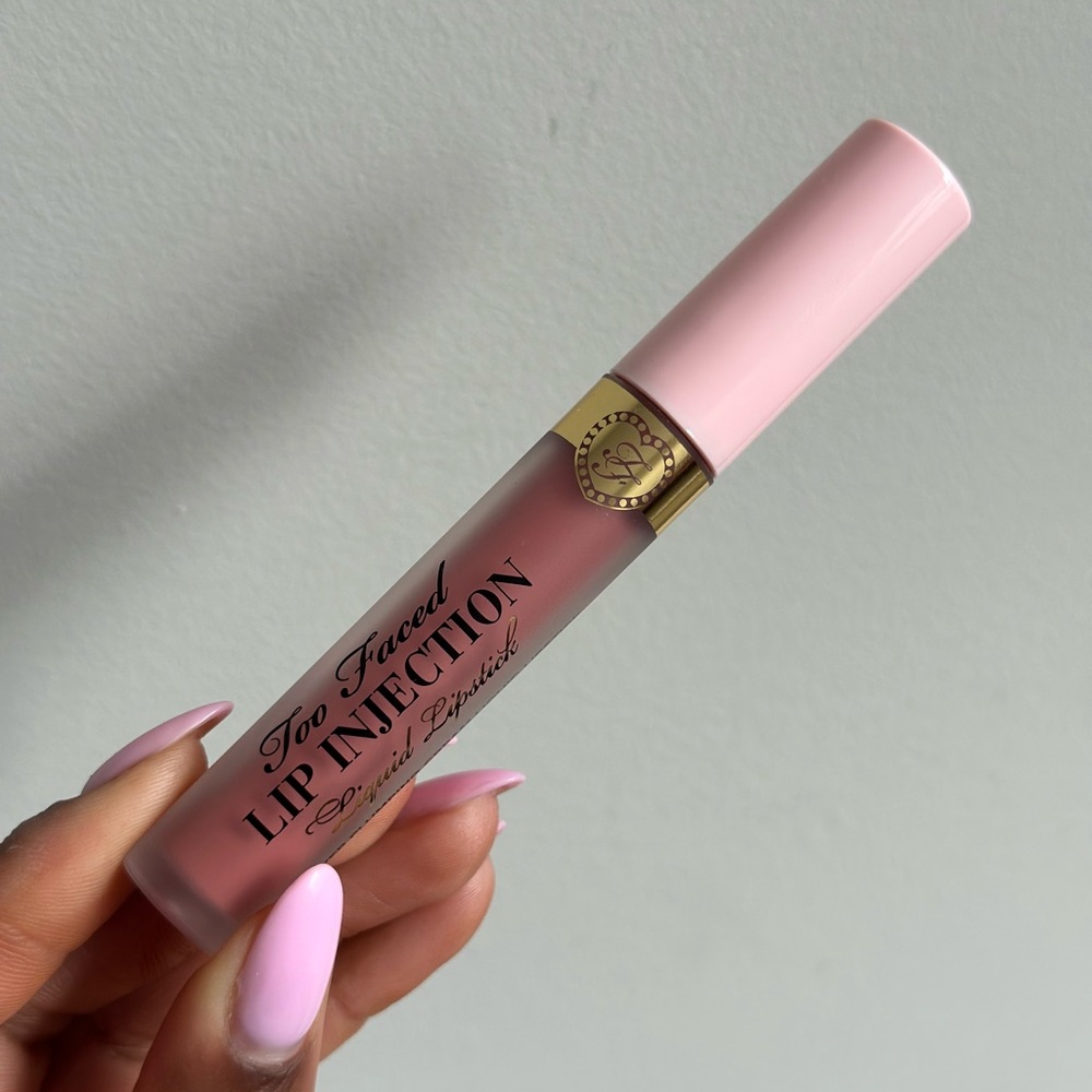 Too Faced Lip Injection Liquid Lipstick - Soft Pink